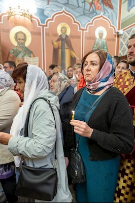 Архиереи Саратовской митрополии совершили Великое освящение храма великомученика Георгия Победоносца г. Покровска (Энгельса) и Божественную литургию в новоосвященном храме