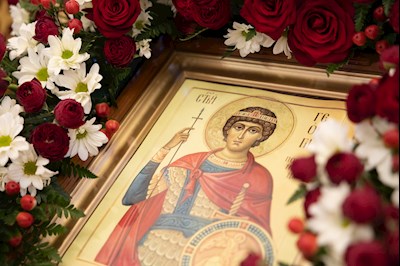 Архиереи Саратовской митрополии совершили Великое освящение храма великомученика Георгия Победоносца г. Покровска (Энгельса) и Божественную литургию в новоосвященном храме