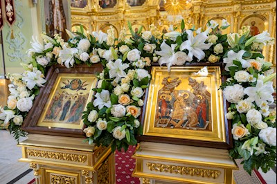 Божественная литургия в Покровском соборе г. Саратова