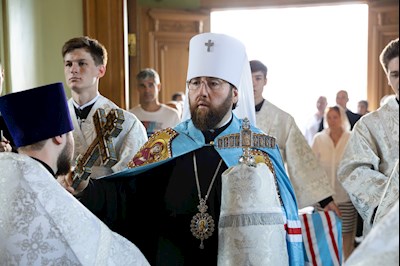 Божественная литургия в Покровском соборе г. Саратова