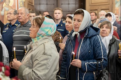 Архиереи Саратовской митрополии совершили Великое освящение храма великомученика Георгия Победоносца г. Покровска (Энгельса) и Божественную литургию в новоосвященном храме