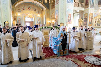 Божественная литургия в Покровском соборе г. Саратова