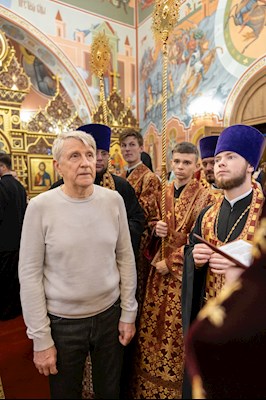 Архиереи Саратовской митрополии совершили Великое освящение храма великомученика Георгия Победоносца г. Покровска (Энгельса) и Божественную литургию в новоосвященном храме