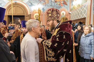 Архиереи Саратовской митрополии совершили Великое освящение храма великомученика Георгия Победоносца г. Покровска (Энгельса) и Божественную литургию в новоосвященном храме