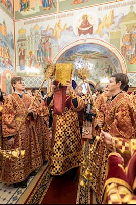 Архиереи Саратовской митрополии совершили Великое освящение храма великомученика Георгия Победоносца г. Покровска (Энгельса) и Божественную литургию в новоосвященном храме