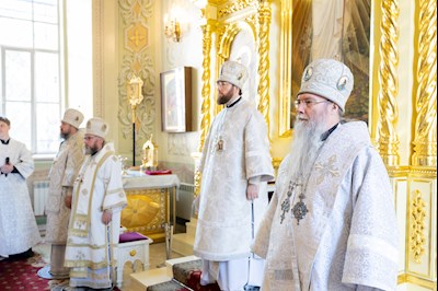 Божественная литургия в Покровском соборе г. Саратова