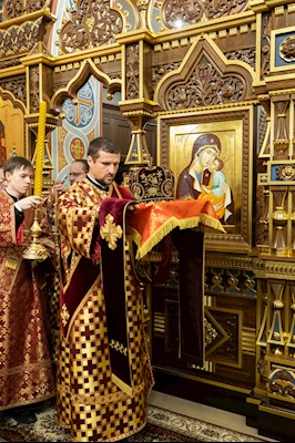 Архиереи Саратовской митрополии совершили Великое освящение храма великомученика Георгия Победоносца г. Покровска (Энгельса) и Божественную литургию в новоосвященном храме