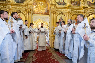 Божественная литургия в Покровском соборе г. Саратова