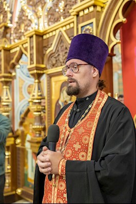 Архиереи Саратовской митрополии совершили Великое освящение храма великомученика Георгия Победоносца г. Покровска (Энгельса) и Божественную литургию в новоосвященном храме