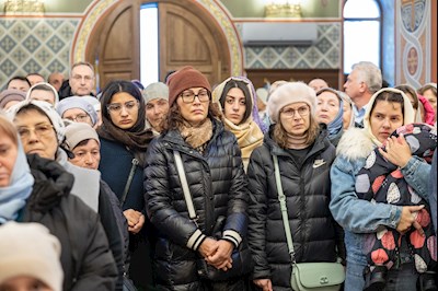 Архиереи Саратовской митрополии совершили Великое освящение храма великомученика Георгия Победоносца г. Покровска (Энгельса) и Божественную литургию в новоосвященном храме