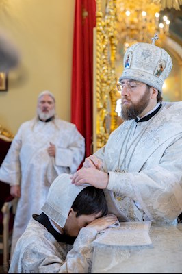 Божественная литургия в Покровском соборе г. Саратова