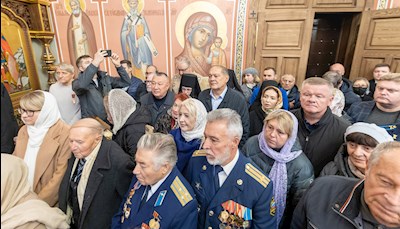 Архиереи Саратовской митрополии совершили Великое освящение храма великомученика Георгия Победоносца г. Покровска (Энгельса) и Божественную литургию в новоосвященном храме