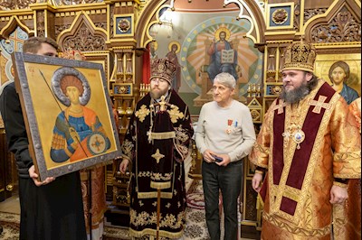 Архиереи Саратовской митрополии совершили Великое освящение храма великомученика Георгия Победоносца г. Покровска (Энгельса) и Божественную литургию в новоосвященном храме