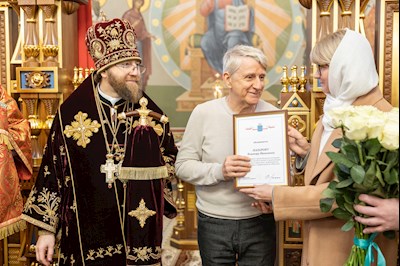 Архиереи Саратовской митрополии совершили Великое освящение храма великомученика Георгия Победоносца г. Покровска (Энгельса) и Божественную литургию в новоосвященном храме