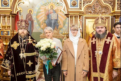 Архиереи Саратовской митрополии совершили Великое освящение храма великомученика Георгия Победоносца г. Покровска (Энгельса) и Божественную литургию в новоосвященном храме
