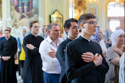 Божественная литургия в Покровском соборе г. Саратова