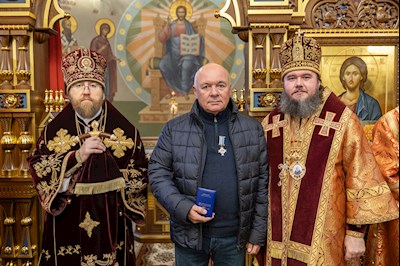 Архиереи Саратовской митрополии совершили Великое освящение храма великомученика Георгия Победоносца г. Покровска (Энгельса) и Божественную литургию в новоосвященном храме