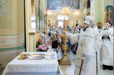 Божественная литургия в Покровском соборе г. Саратова