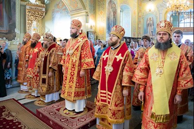 В день празднования Собора Саратовских святых совершено соборное архиерейское богослужение в Покровском соборе г. Саратова