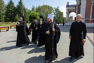 Божественная литургия в Покровском соборе г. Саратова