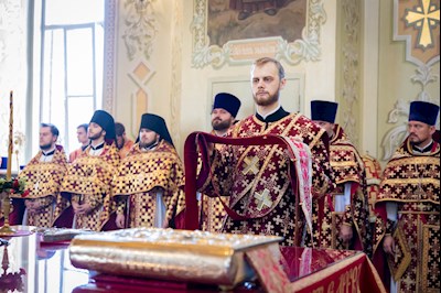 В день празднования Собора Саратовских святых совершено соборное архиерейское богослужение в Покровском соборе г. Саратова