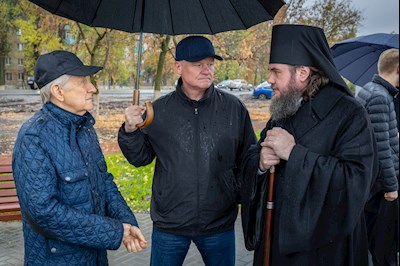 Архиереи Саратовской митрополии совершили Великое освящение храма великомученика Георгия Победоносца г. Покровска (Энгельса) и Божественную литургию в новоосвященном храме