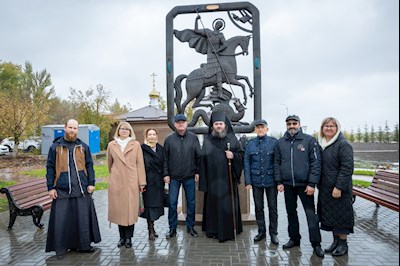 Архиереи Саратовской митрополии совершили Великое освящение храма великомученика Георгия Победоносца г. Покровска (Энгельса) и Божественную литургию в новоосвященном храме