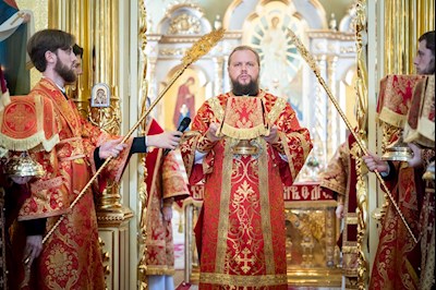 В день празднования Собора Саратовских святых совершено соборное архиерейское богослужение в Покровском соборе г. Саратова