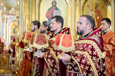 В день празднования Собора Саратовских святых совершено соборное архиерейское богослужение в Покровском соборе г. Саратова