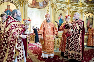 В день празднования Собора Саратовских святых совершено соборное архиерейское богослужение в Покровском соборе г. Саратова