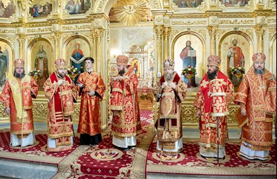 В день празднования Собора Саратовских святых совершено соборное архиерейское богослужение в Покровском соборе г. Саратова