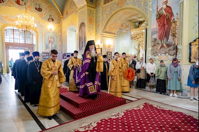 Епископ Феодор совершил Литургию в Покровском соборе г. Саратова