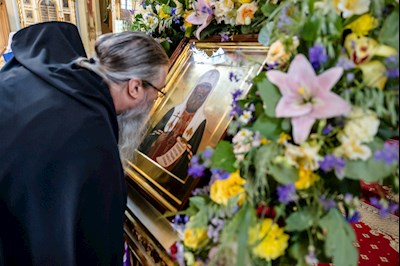 Епископ Феодор совершил Литургию в Покровском соборе г. Саратова