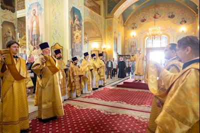 Епископ Феодор совершил Литургию в Покровском соборе г. Саратова
