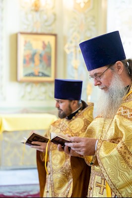 Епископ Феодор совершил Литургию в Покровском соборе г. Саратова