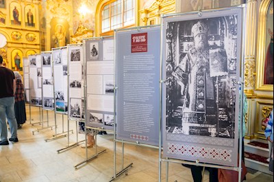 Епископ Феодор совершил Литургию в Покровском соборе г. Саратова