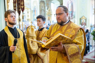 Епископ Феодор совершил Литургию в Покровском соборе г. Саратова