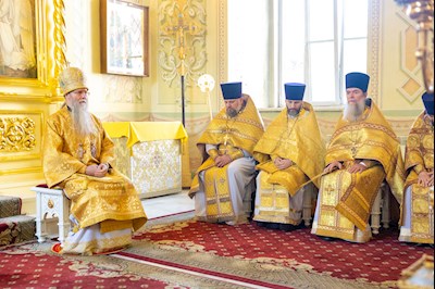 Епископ Феодор совершил Литургию в Покровском соборе г. Саратова