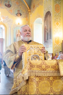 Епископ Феодор совершил Литургию в Покровском соборе г. Саратова