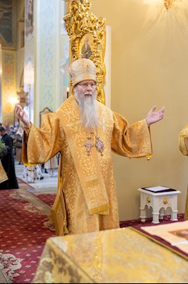 Епископ Феодор совершил Литургию в Покровском соборе г. Саратова