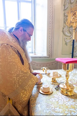 Епископ Феодор совершил Литургию в Покровском соборе г. Саратова