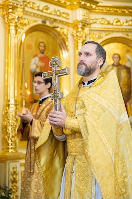 Епископ Феодор совершил Литургию в Покровском соборе г. Саратова
