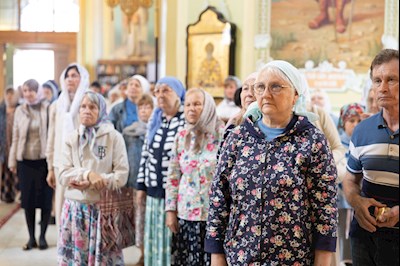 Епископ Феодор совершил Литургию в Покровском соборе г. Саратова