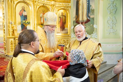 Епископ Феодор совершил Литургию в Покровском соборе г. Саратова