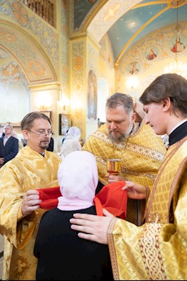 Епископ Феодор совершил Литургию в Покровском соборе г. Саратова