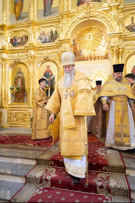 Епископ Феодор совершил Литургию в Покровском соборе г. Саратова