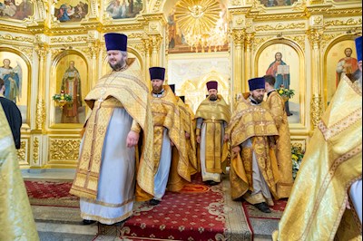 Епископ Феодор совершил Литургию в Покровском соборе г. Саратова