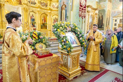 Епископ Феодор совершил Литургию в Покровском соборе г. Саратова