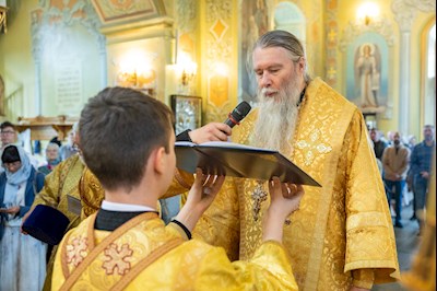 Епископ Феодор совершил Литургию в Покровском соборе г. Саратова