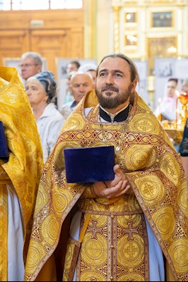 Епископ Феодор совершил Литургию в Покровском соборе г. Саратова